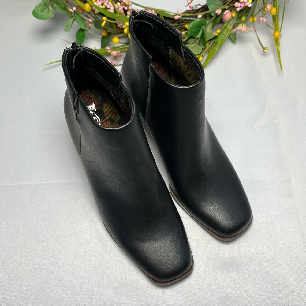 Kork-Ease Oliana Black Faux Leather Wedge Bootie Size 6